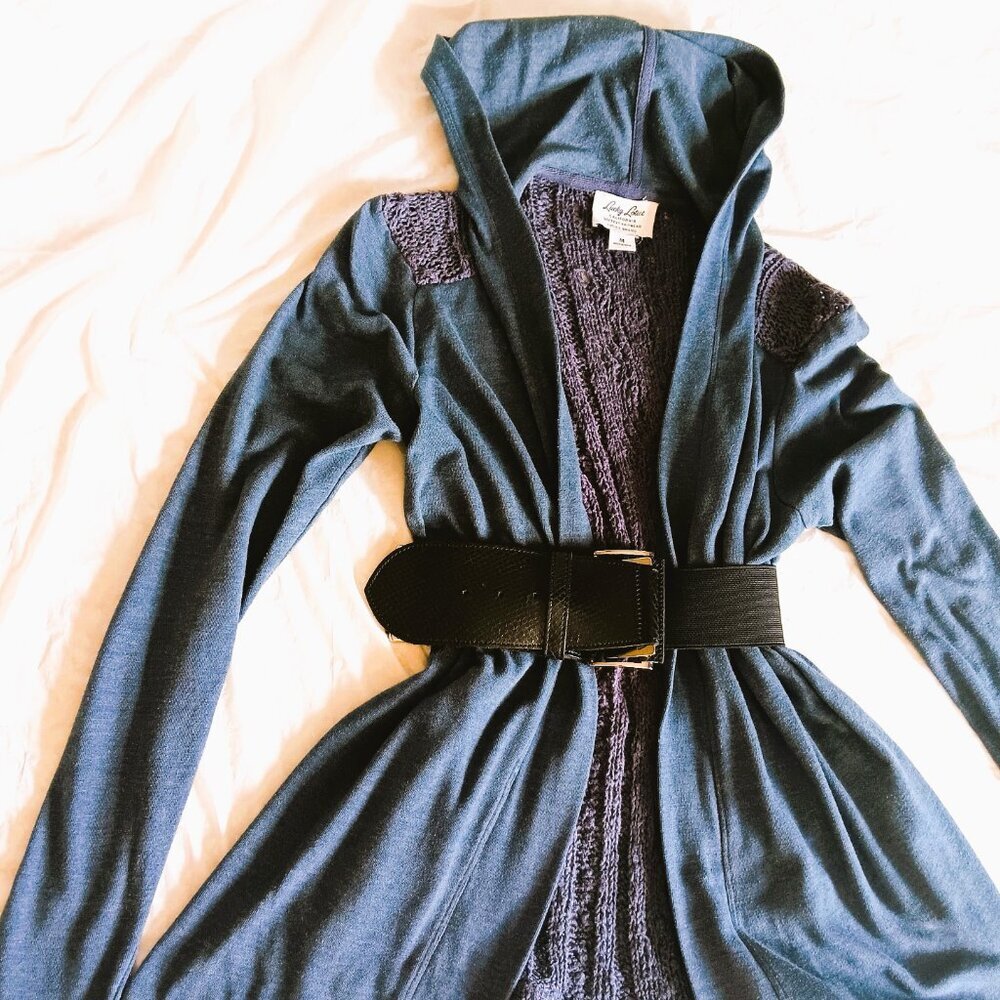 LUCKY BRAND STYLISH LONG NAVY CARDIGAN HOODIE W/ CROCHET BACK 100 % COTTON, MED.